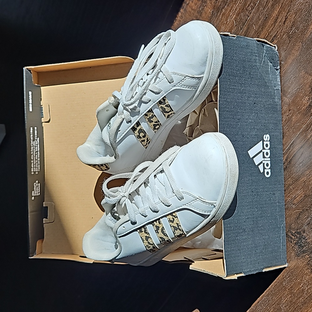 Adidas Grand Court K w/ Cheetah Print Detail
